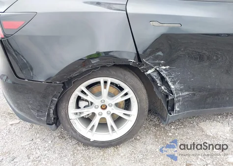 2023 Tesla Model Y Awd/Long Range Dual Motor All-Wheel Drive из США, поврежденный, VIN 7SAYGDEE8PA171469